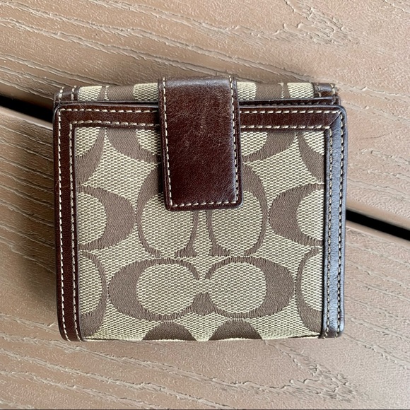 COACH Logo Small Wallet - Picture 5 of 8